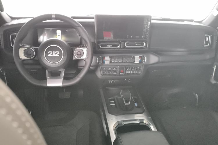 Used 212 T01 2024 2.0T Mechanic