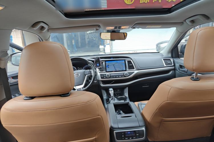 Used Toyota Highlander 2018 2.0T Four-Wheel Drive Knight Edition 7 Seats China VI Standard Headliner