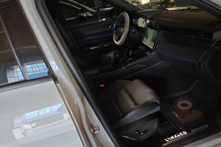 Used Lynk & Co 01 EM-P 2023 1.5TD EM-P AM Right Front Seat