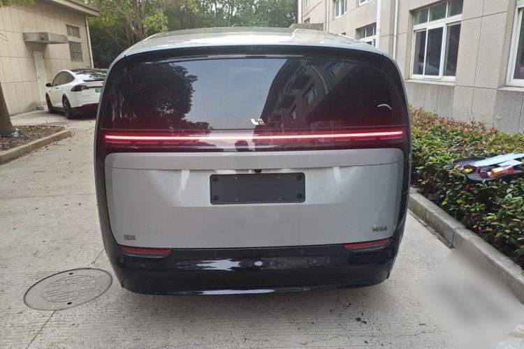 Used Li Auto MEGA 2025 Home Family Special Edition