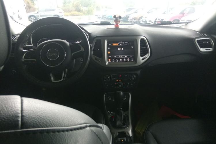 Used Jeep Compass 2017 200T Automatic Family Edition
