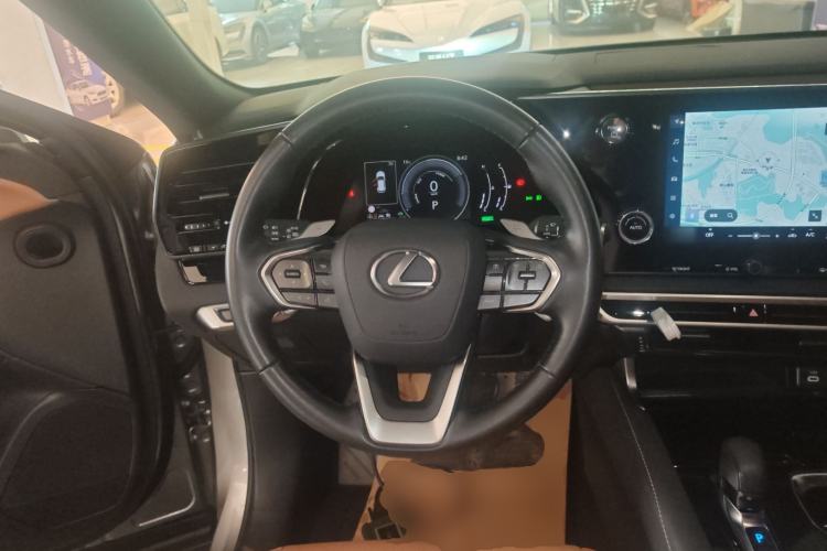 Used Lexus RX 2023 350h Two-Wheel Drive Enjoyment Version
