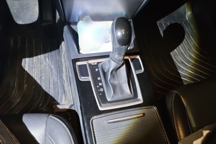 Used Hyundai Mistra 2014 1.8L Automatic Smart GLS Gear Lever