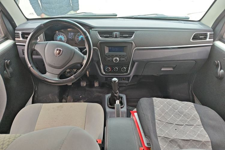 Used Jinbei Hiace X30 2023 1.5L Super-Comfortable Passenger Van 5/6/7-Seater Non-Air-Conditioned Version Model SWC15M
