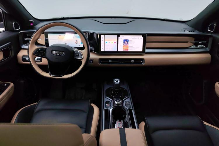 Used Geely Auto icon 2025 Linglong 1.5TD Jinxi Edition Center Console