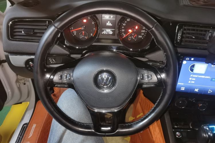 Used Volkswagen Sagitar 2017 230TSI Automatic Comfort Version Steering Wheel