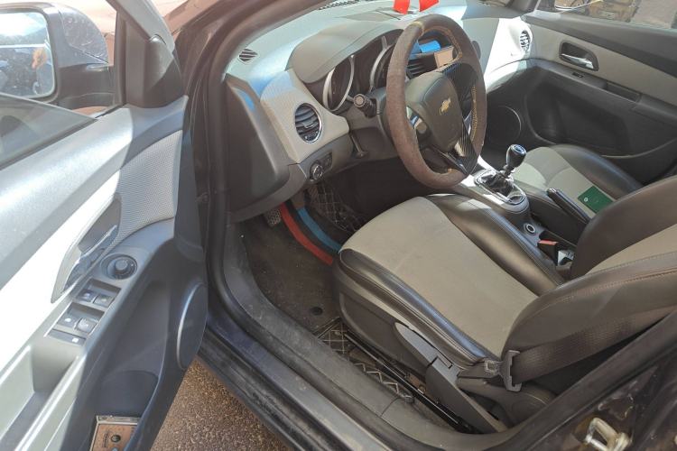 Used Chevrolet Cruze 2013 1.6L SL Grand Edition Manual Transmission
