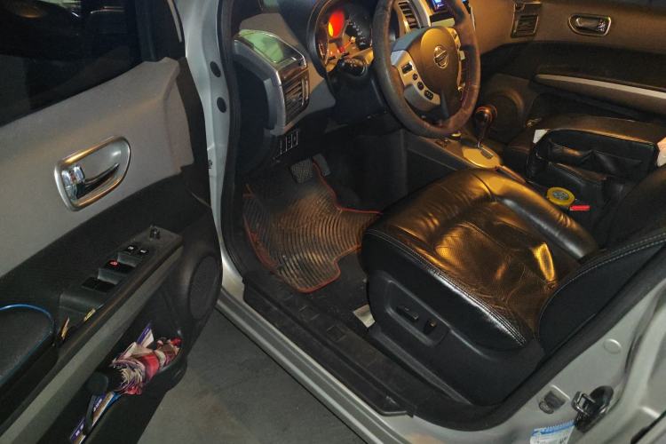 Used Nissan X-Trail 2010 2.5L CVT Luxury Edition 4WD Driver Seat