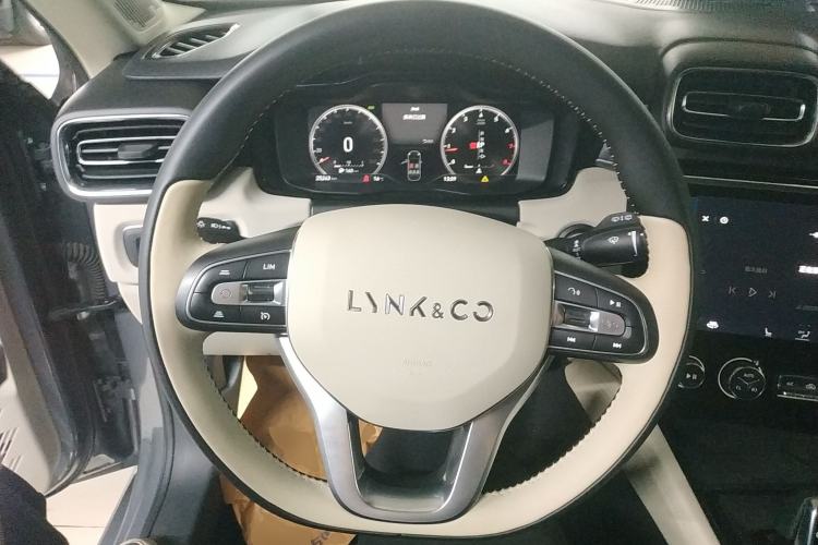 Used Lynk & Co 02 2019 High-Energy Edition 2.0T Automatic Two-Wheel Drive Shine Pro Edition China VI Standard Steering Wheel