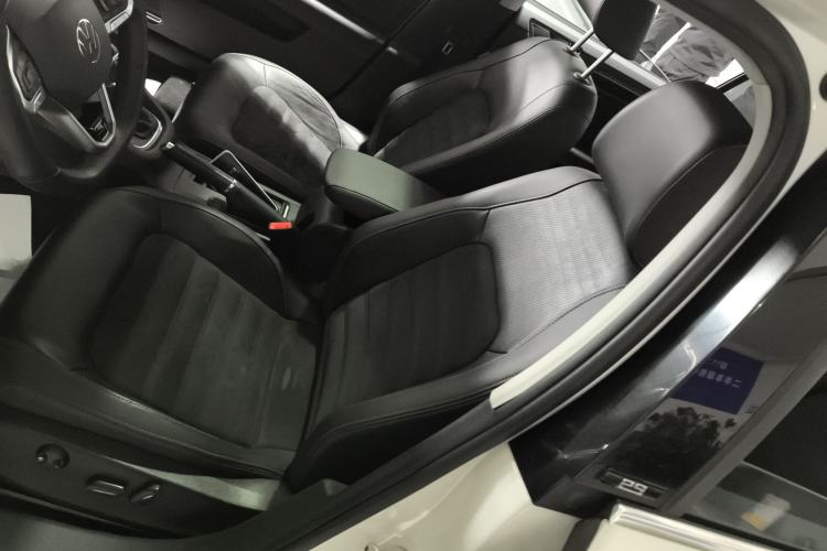 Used Volkswagen Sagitar 2015 230TSI Automatic Luxury Model
