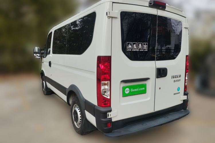 Used Iveco Eurocargo 2021 3.0T Automatic Chao Rui Short Wheelbase Low-Roof Side-Sliding Door F1C