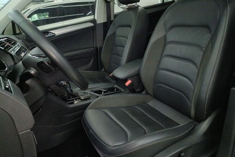 Used Volkswagen Tiguan L 2019 Revised 330TSI Automatic Two-Wheel Drive Smart & Luxury Edition China VI Standard Left Front Seat