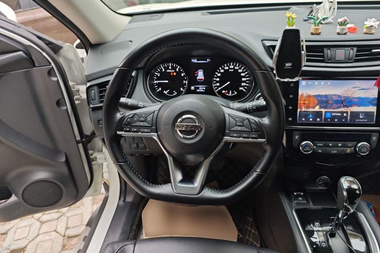 Used Nissan X-Trail 2022 Revised Version 2.0L Two-Wheel Drive Smart Connect Premium Edition
