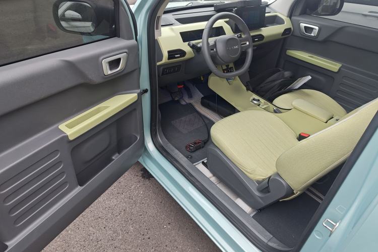 Used Geely Galaxy Panda 2023 Panda Mini 200km Endurance Bear Driver Seat