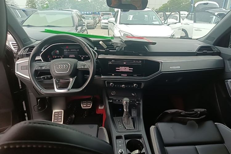 Used Audi Q3 2024 35 TFSI Fashion Dynamic Edition Center Console