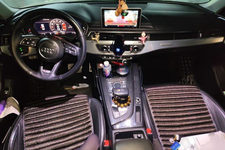 Used Audi A4L 2018 30th Anniversary Edition 40 TFSI Fashion Model
