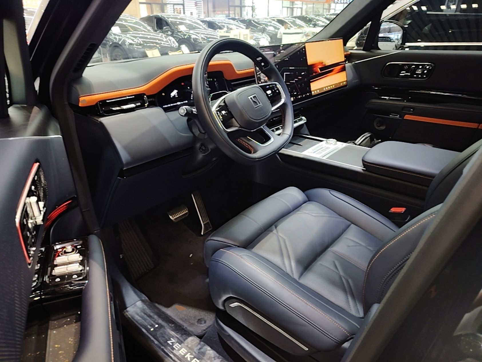 Zeekr 9X 2025 Moon Black Edition 70kWh — снимка 18