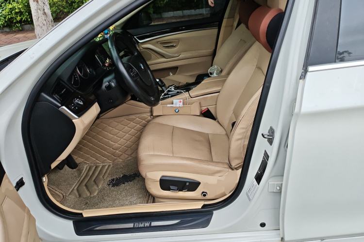 Used BMW 5 Series 2014 525Li Leading Model
