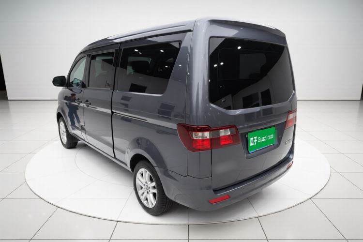 Used Jinbei Gold Hiace 2023 1.5L Passenger Vehicle Engineering Lion 5/6/7 Seater