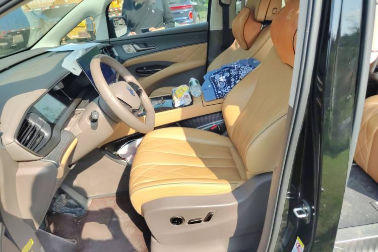 Used Denza D9 2022 DM-i 970 Four-Wheel Drive Flagship Model Left Front Seat