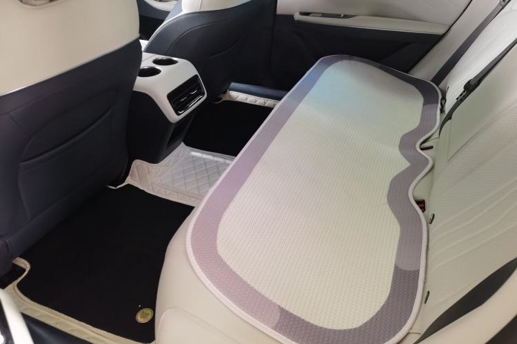 Used Geely Galaxy E8 2024 665 km Range Rear-Drive Starship Long-Range Version