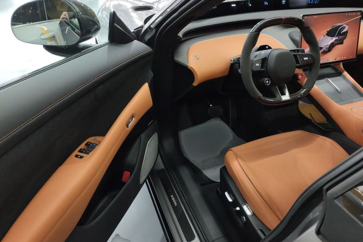 Used Xiaomi Auto YU7 2025 Ultra-Long Range High-Performance All-Wheel-Drive Max Edition
