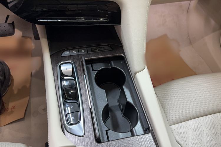 Used Buick Enclave 2022 652T 4x4 Avenir 6-Seater Gear Lever