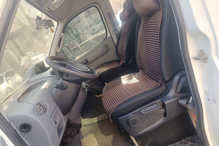 Used SAIC MAXUS Xintu V80 2019 2.5T Classic AMT Aoyuntong Short Wheelbase Mid-Roof 5/6-Seater Left Front Seat