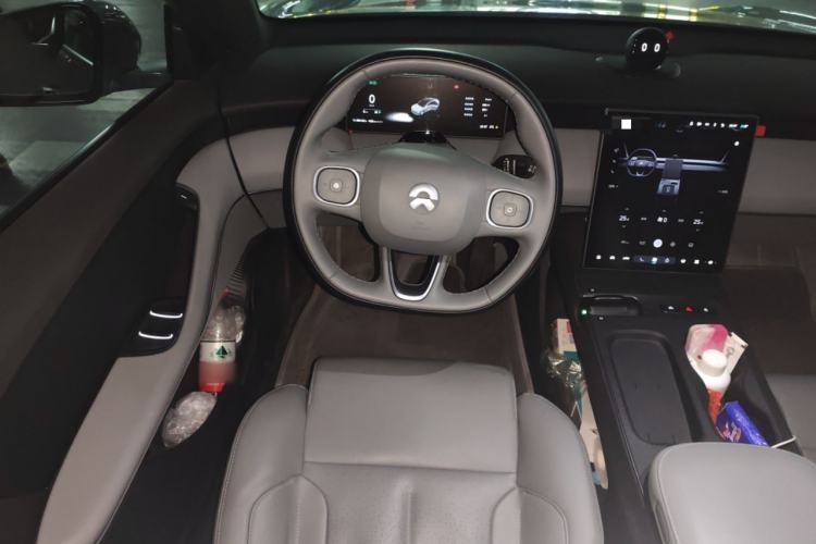 Used Nio ET5 2024 75 kWh Steering Wheel