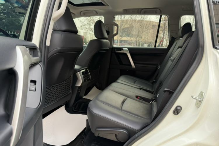 Used Toyota Prado 2018 3.5L Automatic TX-L Interior 4