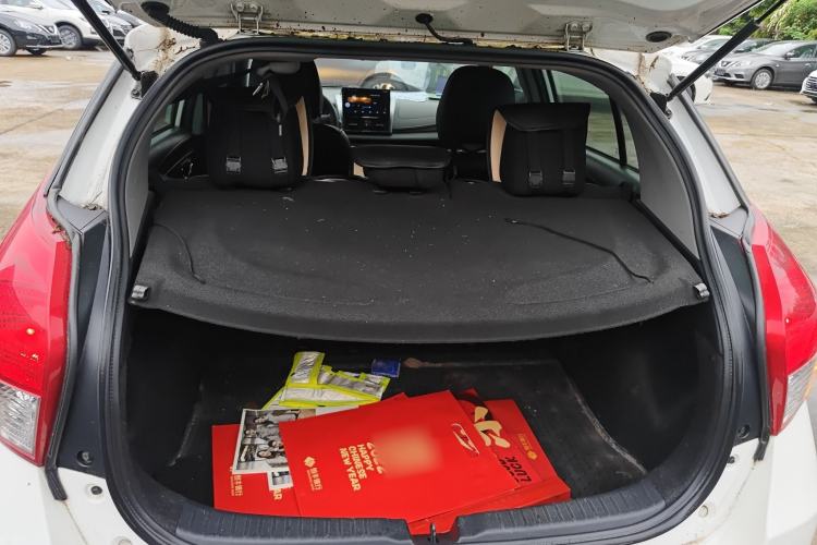 Used Toyota YARiS L Zhi Xuan 2015 1.5E Automatic Charm Edition
