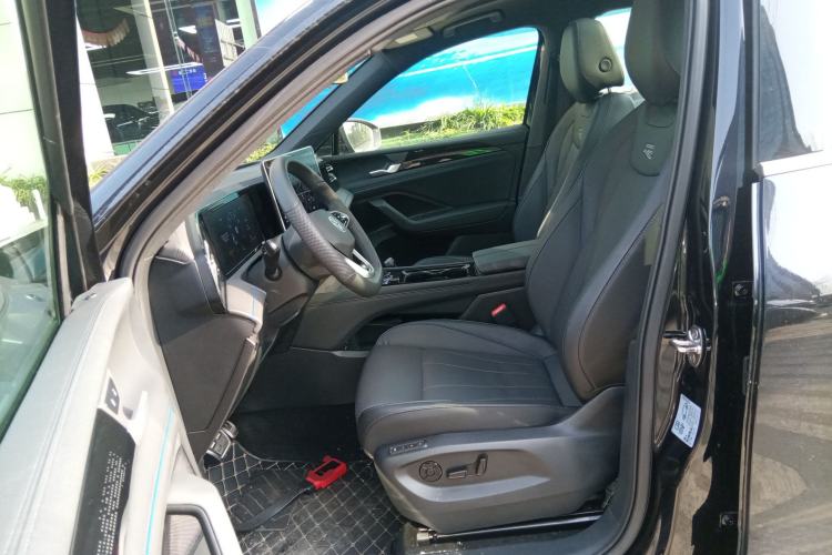 Used Volkswagen Tiguan L 2025 PRO 380TSI Two-Wheel-Drive R-Line Smart Edition