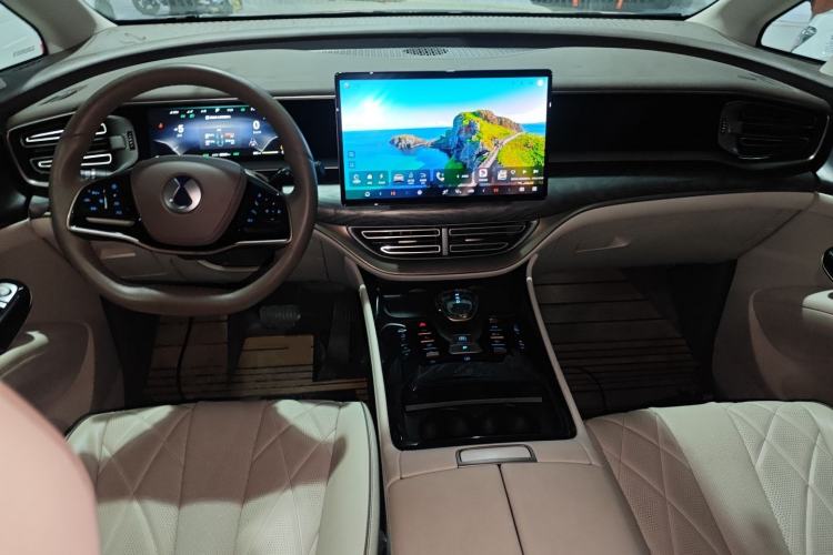 Used Denza D9 2023 DM-i 945 Business Edition