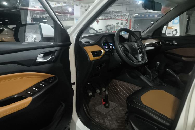 Used Wuling Hongguang S3 2018 1.5L Manual Luxury Model China V Standard Driver Seat