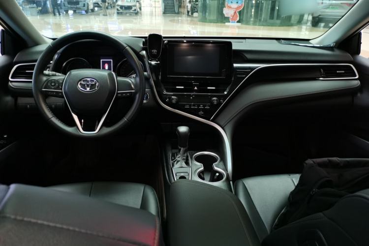 Used Toyota Camry 2023 2.0GVP Premier Edition Center Console