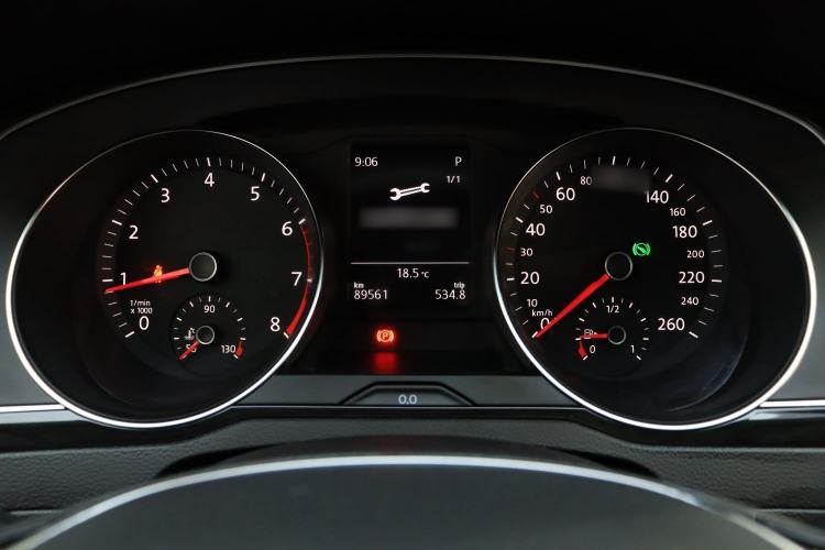 Used Volkswagen Magotan 2018 330TSI DSG Advanced Model Instrument Cluster