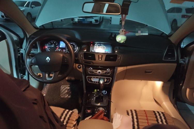 Used Renault Latitude 2011 2.5L Automatic Luxury Navigation Edition