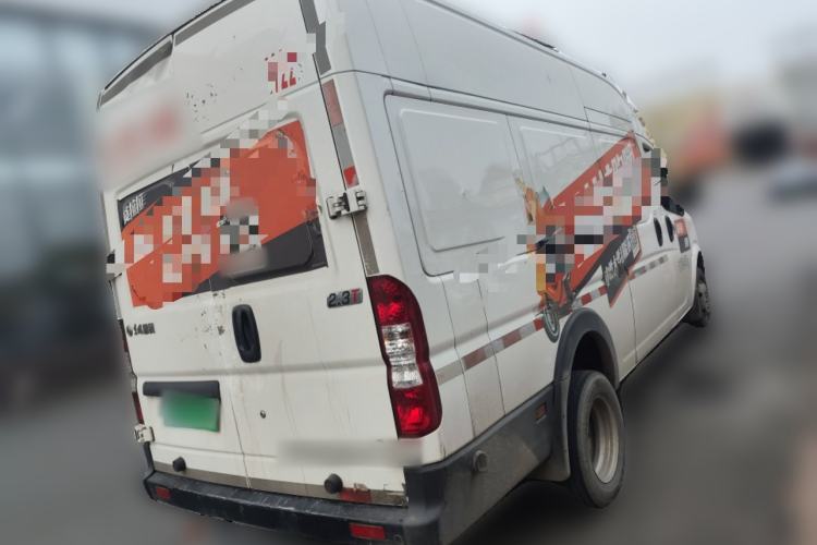 Used Dongfeng Yufeng 2023 V9+ 2.3T Manual Rear-Drive Cargo Van with Dual Rear Tires 3-Seater Rear Right 45 Deg