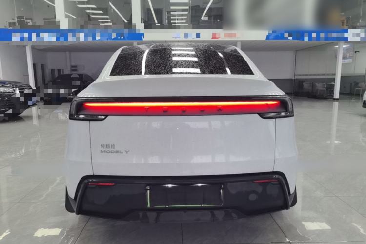 Used Tesla Model Y 2025 Rear-Wheel-Drive Version