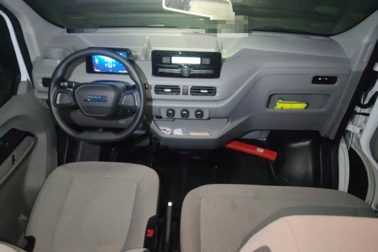 Used JMC E Fushun 2025 Model, Open Window Version, 53.58 kWh, Mid-axle, Mid-roof
