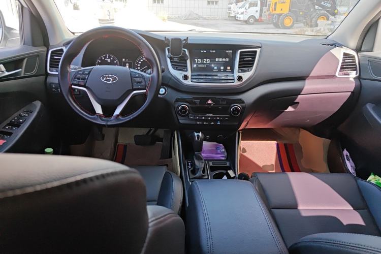 Used Hyundai Tucson 2015 1.6T Dual-Clutch Two-Wheel-Drive Comfort Model
