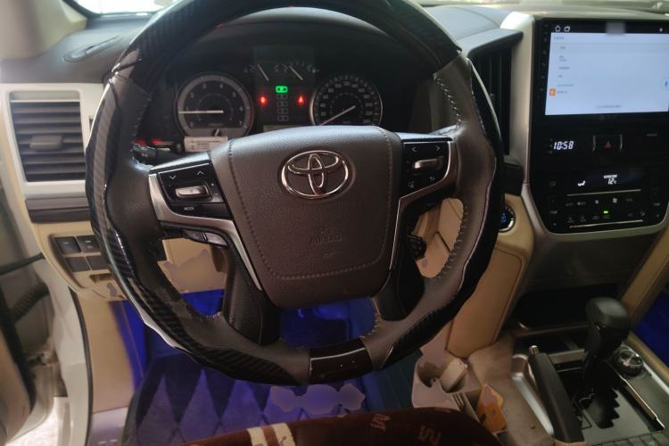 Used Toyota Land Cruiser 2015 4.0L V6 Middle East Low-Trim Version Steering Wheel