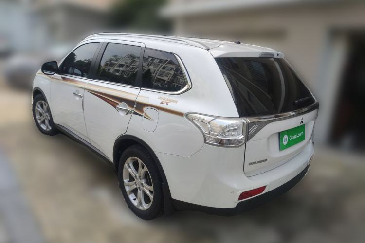Used Mitsubishi Outlander 2014 2.4L 4x4 Deluxe Value Edition 5 Seats
