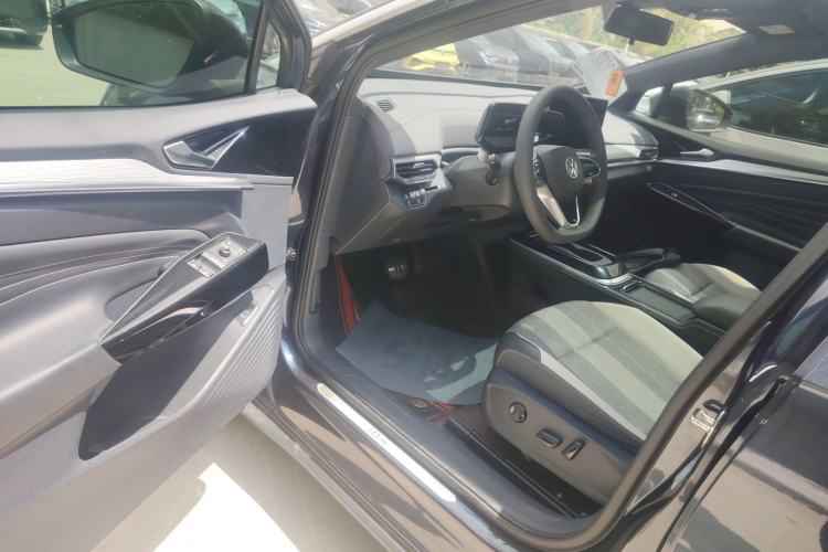 Used Volkswagen ID.4 CROZZ 2022 Long-Range PURE+ Edition