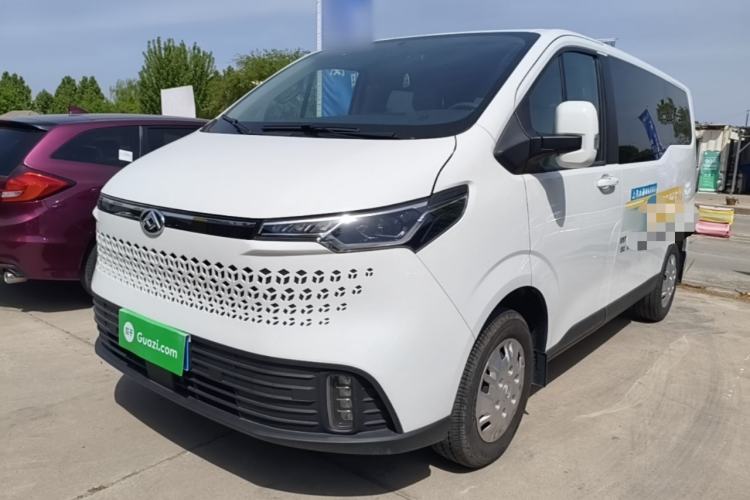 Used SAIC MAXUS Xintu V70 2023 2.0T Elite Edition Manual Transmission Short Wheelbase Low Roof 5/6 Seats (125 hp)