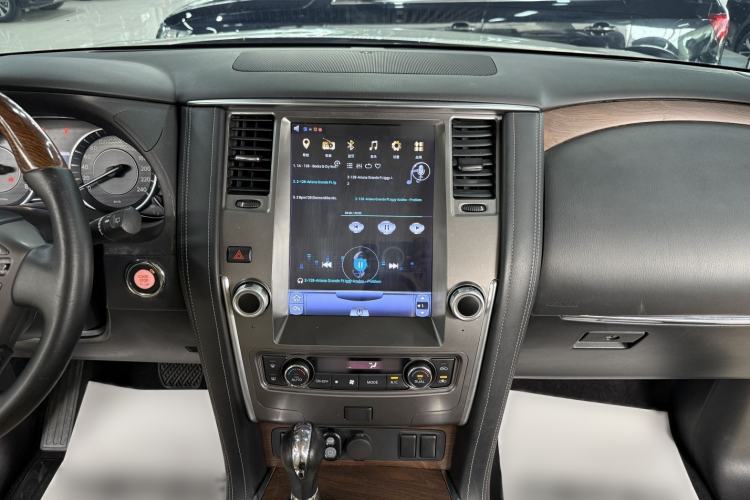 Used Nissan Patrol  Interior 3
