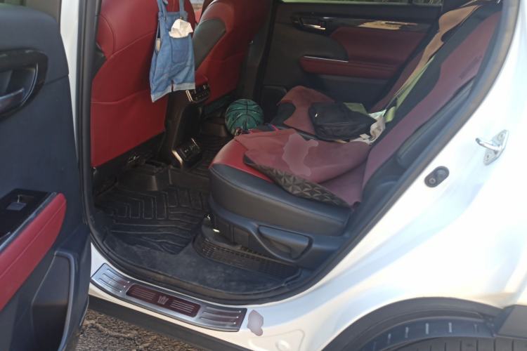 Used Toyota Crown Kluger 2022 2.5L HEV Four-Wheel Drive Flagship Edition Left Rear Seat