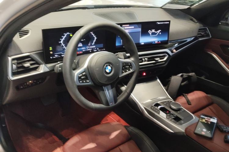 Used BMW 3 Series 2023 325i M Sport Night Edition Package Center Console