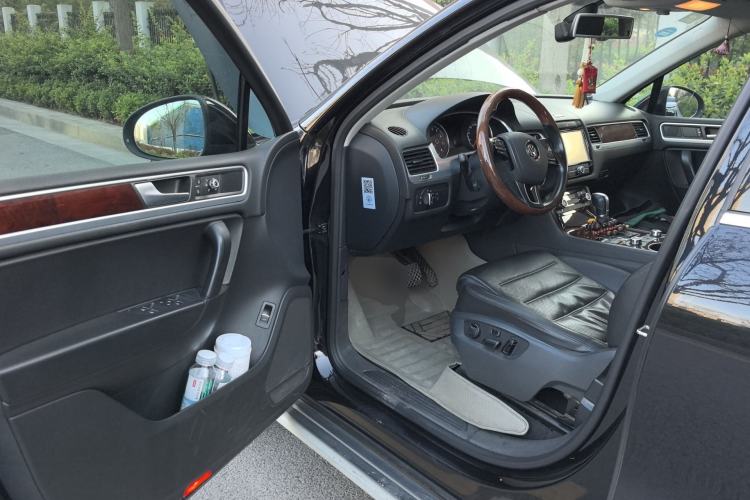 Used Volkswagen Touareg 2011 3.0 TSI Comfort Version Driver Seat