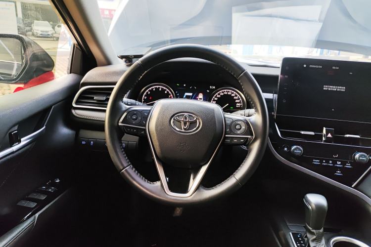 Used Toyota Camry 2023 2.0G Luxury Edition
